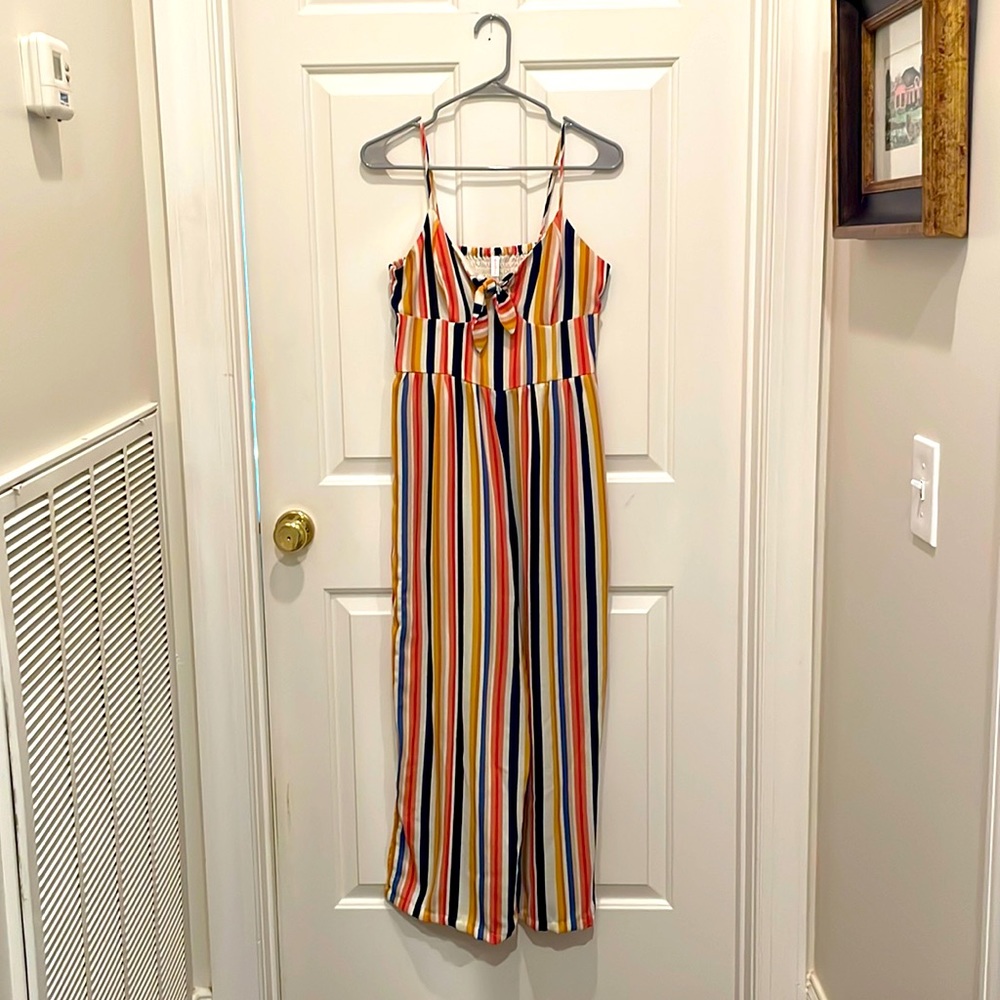 super cute jumpsuit and very flattering!